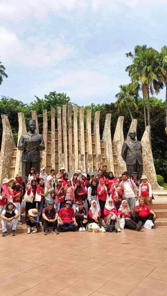 Input sumber gambar ira Latief