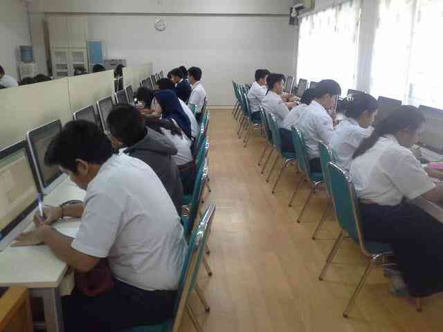 belajar tik di SMP Labschool Jakarta/dokpri