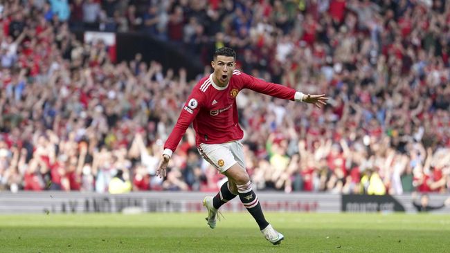 Cristiano Ronaldo tetap ingin pergi dari Manhcester United (Foto: AP/Jon Super).