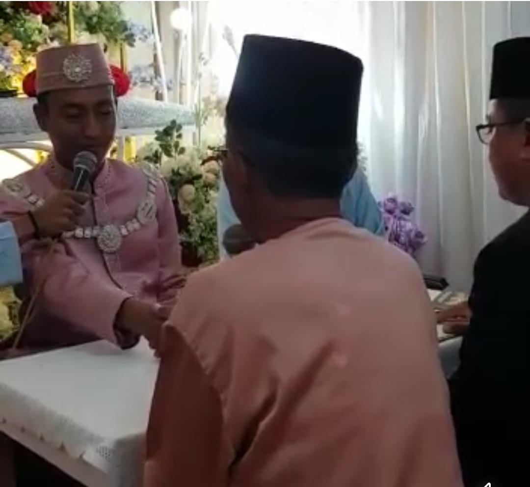 Opy, saat menjawab ijab-qobul dari calon mertuanya, Rabu (16/11/2022)